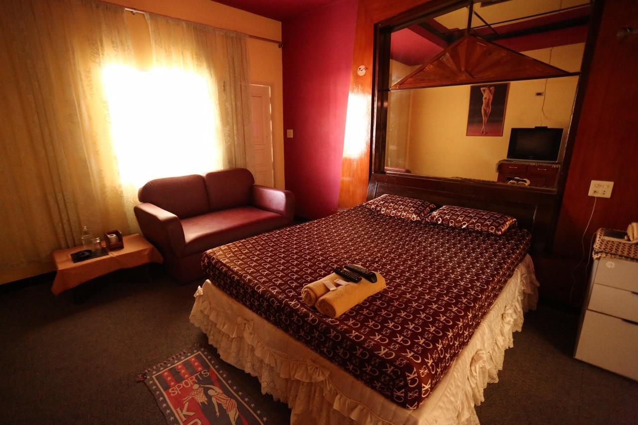 Diane Hotel Пхетбури Экстерьер фото